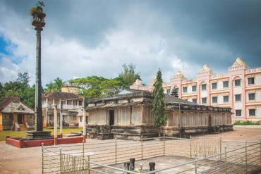 Sodhe Vadiraja Mutt